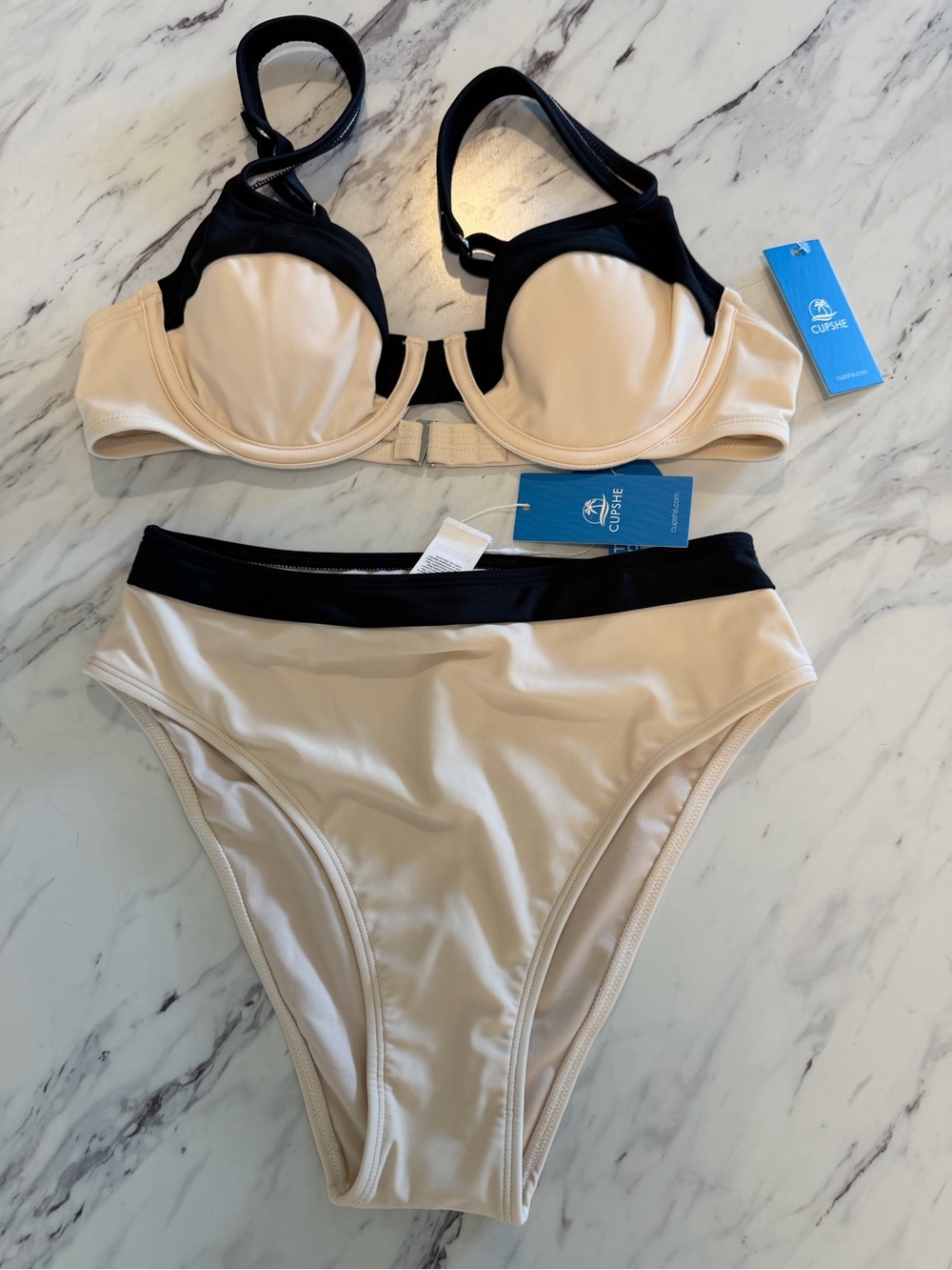 Cupshe Caught in Between Contrasting Bikini Set